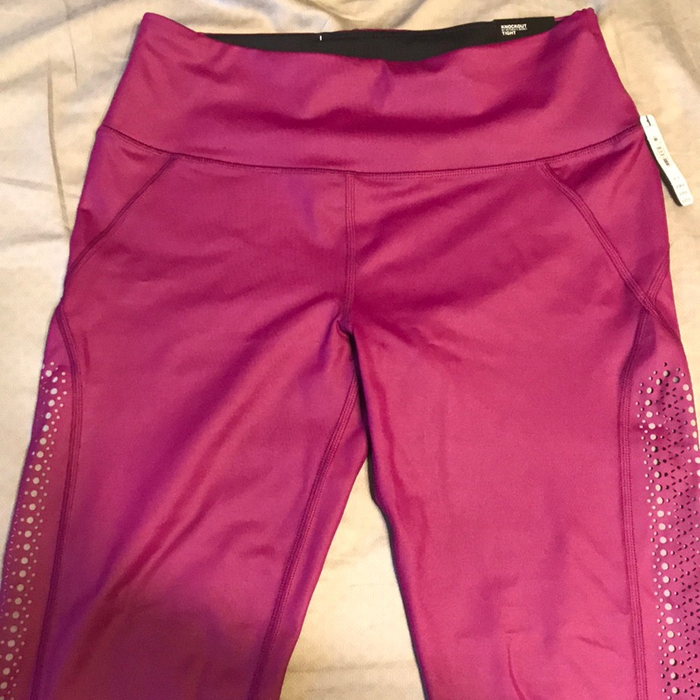 Victoria’s Secret Knockout Leggings - Medium NWT